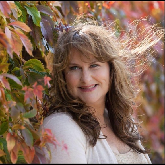 Meet your Posher, Patti - Picture 1 of 1